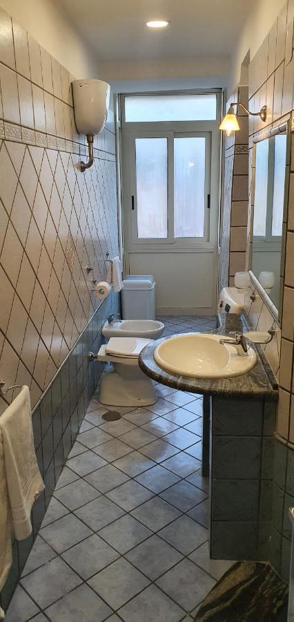 La Casa Di Maya Наполи Екстериор снимка